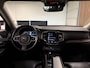 Volvo XC90 T8 AWD Recharge R-Design | Luchtvering | Trekhaak | 360 Camera | Harman Kardon | Adaptieve Cruise Control | Stoelverwarming voor+achter | Stuurwielverwarming | Standkachel met Volvo On Call App | 20 Inch | Full LED Meesturende koplampen | Pilot Assist | BLIS Dode Hoek Detectie | Elektrische voorstoelen geheugen | Lederen bekleding | Zitting verlenging voorstoelen | Keyless Drive | Parkeersensoren voor+achter | Privacy Glass | Elektrisch bedienbare achterklep | 7-Persoons | 4-Zone Climate Control | DAB Radio | Apple Carplay/Android Auto | Volvo On Call met mobiele App functie | Savile Grey Metallic |
