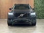 Volvo XC90 T8 AWD Recharge R-Design | Luchtvering | Trekhaak | 360 Camera | Harman Kardon | Adaptieve Cruise Control | Stoelverwarming voor+achter | Stuurwielverwarming | Standkachel met Volvo On Call App | 20 Inch | Full LED Meesturende koplampen | Pilot Assist | BLIS Dode Hoek Detectie | Elektrische voorstoelen geheugen | Lederen bekleding | Zitting verlenging voorstoelen | Keyless Drive | Parkeersensoren voor+achter | Privacy Glass | Elektrisch bedienbare achterklep | 7-Persoons | 4-Zone Climate Control | DAB Radio | Apple Carplay/Android Auto | Volvo On Call met mobiele App functie | Savile Grey Metallic |