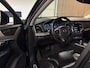 Volvo XC90 T8 AWD Recharge R-Design | Luchtvering | Trekhaak | 360 Camera | Harman Kardon | Adaptieve Cruise Control | Stoelverwarming voor+achter | Stuurwielverwarming | Standkachel met Volvo On Call App | 20 Inch | Full LED Meesturende koplampen | Pilot Assist | BLIS Dode Hoek Detectie | Elektrische voorstoelen geheugen | Lederen bekleding | Zitting verlenging voorstoelen | Keyless Drive | Parkeersensoren voor+achter | Privacy Glass | Elektrisch bedienbare achterklep | 7-Persoons | 4-Zone Climate Control | DAB Radio | Apple Carplay/Android Auto | Volvo On Call met mobiele App functie | Savile Grey Metallic |