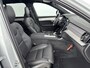Volvo XC90 T8 Ultra Black Edition Executive | 22" | Gelaagd & Getint Glas | Geintegreerd kinderzitje | Luchtvering | Geventileerd Nappa | Bowers & Wilkins | Stoelmassage | Panoramadak | Head-Up | 360 Camera | Matrix LED