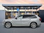 Volvo XC90 T8 Ultra Black Edition Executive | 22" | Gelaagd & Getint Glas | Geintegreerd kinderzitje | Luchtvering | Geventileerd Nappa | Bowers & Wilkins | Stoelmassage | Panoramadak | Head-Up | 360 Camera | Matrix LED