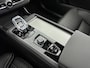 Volvo XC90 T8 Ultra Black Edition Executive | 22" | Gelaagd & Getint Glas | Geintegreerd kinderzitje | Luchtvering | Geventileerd Nappa | Bowers & Wilkins | Stoelmassage | Panoramadak | Head-Up | 360 Camera | Matrix LED