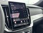 Volvo XC90 T8 Ultra Black Edition Executive | 22" | Gelaagd & Getint Glas | Geintegreerd kinderzitje | Luchtvering | Geventileerd Nappa | Bowers & Wilkins | Stoelmassage | Panoramadak | Head-Up | 360 Camera | Matrix LED