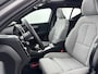 Volvo EX40 Single Motor Extended Range Ultra 82 kWh | 20" | Tailored Wool | Trekhaak | Panoramadak | Elektr. verst. Stoelen | Harman Kardon | 360 Camera | Stoel/Stuurverwarming | Warmtepomp | Adaptieve Cruise | BLIS