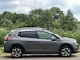 Peugeot 2008 1.2 PureTech Allure 110pk Automaat - Gris Platinium - Panorama/Cruise/Clima