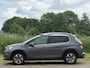 Peugeot 2008 1.2 PureTech Allure 110pk Automaat - Gris Platinium - Panorama/Cruise/Clima