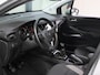 Opel Crossland X 110PK Innovation | 1ste eigenaar | AppleCarPlay/AndroidAuto | Armsteun | Navigatie | Parkeersensoren | Climate Control | Cruise Control | 16"LMV | LEER/Stof | Isofix |