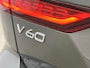 Volvo V60 T6 Recharge Plus Dark | 19" | Trekhaak | Head-Up | Elektr. verst. Stoelen | Harman Kardon | Adaptieve Cruise | BLIS | Stoel/Stuur/Achterbankverwarming | Keyless