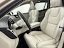 Volvo V60 T6 Recharge Ultra Dark | 19" | Geventileerd Nappa | Stoelmassage | Bowers & Wilkins | Head-Up | 360 Camera | Full LED | Elektr. verst. Stoele