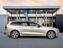Volvo V60 T6 Recharge Ultra Dark | 19" | Geventileerd Nappa | Stoelmassage | Bowers & Wilkins | Head-Up | 360 Camera | Full LED | Elektr. verst. Stoele