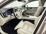 Volvo V60 T6 Recharge Ultra Dark | 19" | Geventileerd Nappa | Stoelmassage | Bowers & Wilkins | Head-Up | 360 Camera | Full LED | Elektr. verst. Stoele