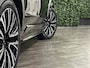 Volvo XC90 T8 AWD Recharge Ultra Ultimate Dark | Luchtvering | Trekhaak | 360 Camera | Head-Up Display | Harman Kardon | 455pk | Adaptieve Cruise Control | Stoelverwarming voor+achter | Stuurwielverwarming | Schuifdak | Full LED Meesturende koplampen | Pilot Assist | BLIS Dode Hoek Detectie | Alcantara hemelbekleding | Lederen zonnekleppen en handgrepen | Elektrische voorstoelen geheugen | Lederen bekleding | Zitting verlenging voorstoelen | Lederen dashboard | 20 Inch | Google Infotainment | Keyless Drive | Privacy Glass | Elektrisch bedienbare achterklep | Geïntegreerd kinderzitje achterin | Geïntegreerde zongordijnen achterportieren | Verlichte instaplijsten | 7-Persoons | 4-Zone Climate Control | DAB Radio | Apple Carplay/Android Auto | Alarm Klasse III | Onyx Black Metallic |