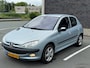 Peugeot 206 1.6-16V Gentry | Autom. | CarPlay/Android | APK Nieuw | Airco | Lage KM