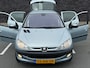 Peugeot 206 1.6-16V Gentry | Autom. | CarPlay/Android | APK Nieuw | Airco | Lage KM