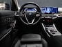 BMW 3-Serie Touring 320e FACELIFT [TREKHAAK UITKLAPBAAR, SOH: 94%, APPLE CARPLAY, ELEKTRISCH VERSTELBARE STOELEN, CAMERA, PDC V+A, VOL LEDER, LED, CRUISE CONTROL, NIEUWSTAAT]