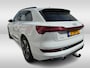 Audi E-tron e-tron 50 quattro Launch ed. 71 kWh 3x S-Line / Trekhaak / Panoramadak / Camera / 20'' / Luchtvering / ACC / Navigatie / Stoelverwarming / DAB