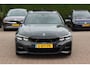 BMW 3-Serie Touring 330i High Exe. M Sport / Panoramadak / Camera / Leder / CarPlay / 19'' / Sportstoelen / Stoelverwarming / DAB / Cruise Control / Getint glas