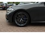 BMW 3-Serie Touring 330i High Exe. M Sport / Panoramadak / Camera / Leder / CarPlay / 19'' / Sportstoelen / Stoelverwarming / DAB / Cruise Control / Getint glas