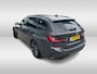 BMW 3-Serie Touring 330i High Exe. M Sport / Panoramadak / Camera / Leder / CarPlay / 19'' / Sportstoelen / Stoelverwarming / DAB / Cruise Control / Getint glas
