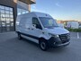 Mercedes-Benz Sprinter 317 CDI L2 H2 Pro LED / MBUX / Navigatie / Camera / Parkeersensoren / Cruise control / Airco / 270 Graden achterdeuren