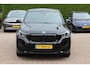 BMW iX1 xDrive30 Launch Edition 67 kWh M Sport / SoH 94% / Trekhaak / 360Camera / Head-up / Leder / CarPlay / 18'' / Keyless / Stoelverwarming / DAB / Cruise Control