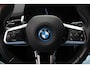 BMW iX1 xDrive30 Launch Edition 67 kWh M Sport / SoH 94% / Trekhaak / 360Camera / Head-up / Leder / CarPlay / 18'' / Keyless / Stoelverwarming / DAB / Cruise Control