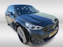 BMW iX1 xDrive30 Launch Edition 67 kWh M Sport / Trekhaak / 360Camera / Head-up / Leder / CarPlay / 18'' / Keyless / Stoelverwarming / DAB / Cruise Control