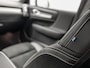 Volvo XC40 1.5 T5 Recharge R-Design 252Pk Automaat (APPLE CARPLAY, GROOT NAVI, STUUR/STOELVERWARMING, LEDER/ALCANTARA, GETINT GLAS, SPORTSTOELEN, CAMERA, ELEK ACHTERKLEP, NIEUWE APK, NIEUWSTAAT)