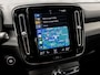 Volvo XC40 1.5 T5 Recharge R-Design 252Pk Automaat (APPLE CARPLAY, GROOT NAVI, STUUR/STOELVERWARMING, LEDER/ALCANTARA, GETINT GLAS, SPORTSTOELEN, CAMERA, ELEK ACHTERKLEP, NIEUWE APK, NIEUWSTAAT)