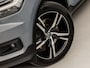 Volvo XC40 1.5 T5 Recharge R-Design 252Pk Automaat (APPLE CARPLAY, GROOT NAVI, STUUR/STOELVERWARMING, LEDER/ALCANTARA, GETINT GLAS, SPORTSTOELEN, CAMERA, ELEK ACHTERKLEP, NIEUWE APK, NIEUWSTAAT)