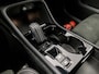 Volvo XC40 1.5 T5 Recharge R-Design 252Pk Automaat (APPLE CARPLAY, GROOT NAVI, STUUR/STOELVERWARMING, LEDER/ALCANTARA, GETINT GLAS, SPORTSTOELEN, CAMERA, ELEK ACHTERKLEP, NIEUWE APK, NIEUWSTAAT)