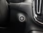 Volvo XC40 1.5 T5 Recharge R-Design 252Pk Automaat (APPLE CARPLAY, GROOT NAVI, STUUR/STOELVERWARMING, LEDER/ALCANTARA, GETINT GLAS, SPORTSTOELEN, CAMERA, ELEK ACHTERKLEP, NIEUWE APK, NIEUWSTAAT)