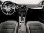 Volkswagen Golf 1.5 TSI Sportline 150Pk Automaat (VIRTUAL COCKPIT, APPLE CARPLAY, GROOT NAVI, ALCANTARA, STOELVERWARMING, SPORTSTOELEN, GETINT GLAS, LED KOPLAMPEN, ADAPTIVE CRUISE, NIEUWSTAAT)