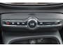 Volvo EX40 Extended Range Plus 82 kWh - IntelliSafe Assist & Surround - Harman/Kardon audio - Parkeercamera achter - Verwarmde voorstoelen & stuur - Parkeersensoren voor & achter - Draadloze tel. lader - Inklapbare trekhaak - 19' LMV