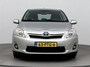 Toyota Auris 1.8 Full Hybrid Dynamic Automaat | Navi | Fietsendragerbeugel Afneembaar | Parkeersensoren Achter | 17'' Lichtmetalen Velgen |