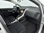 Toyota Auris 1.8 Full Hybrid Dynamic Automaat | Navi | Fietsendragerbeugel Afneembaar | Parkeersensoren Achter | 17'' Lichtmetalen Velgen |