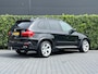 BMW X5 xDrive48i, 7 PERSOONS, PANORAMADAK, COMFORTSTOELEN, MASSAGE, NAVIGATIE, KEYLESS, MEMORY, HUD, CAMERA, CRUISE CONTROL, CLIMATE CONTROL, STOEL/ACHTERBANK/STUURVERWARMING, TREKHAAK, LICHTMETAAL 20"