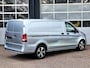 Mercedes-Benz eVito 112 L2 60 kWh | Achteruitrijcamera | Dodehoekassistentie | Stoelverwarming Bestuurdersstoel | Tweezits Bijrijdersbank | Spoorassistent