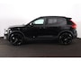Volvo EX40 Twin Performance Ultra Black Edition - Panorama/schuifdak - IntelliSafe Assist & Surround - 360º Camera - Harman/Kardon audio - Verwarmde voorstoelen, stuur & achterbank - Parkeersensoren voor & achter - Elektr. bedienb. voorstoelen met geheugen links - Draadloze tel. lader - Warmtepomp - Extra getint glas - Inklapbare trekhaak - 20' LMV