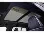 Volvo EX40 Twin Performance Ultra Black Edition - Panorama/schuifdak - IntelliSafe Assist & Surround - 360º Camera - Harman/Kardon audio - Verwarmde voorstoelen, stuur & achterbank - Parkeersensoren voor & achter - Elektr. bedienb. voorstoelen met geheugen links - Draadloze tel. lader - Warmtepomp - Extra getint glas - Inklapbare trekhaak - 20' LMV