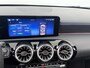 Mercedes-Benz A-klasse 180 Business Solution AMG | Panoramadak | Widescreen | Sfeerverlichting | Achteruitrijcamera | Stoelverwarming |