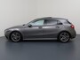 Mercedes-Benz A-klasse 180 Business Solution AMG | Panoramadak | Widescreen | Sfeerverlichting | Achteruitrijcamera | Stoelverwarming |