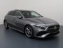 Mercedes-Benz A-klasse 180 Business Solution AMG | Panoramadak | Widescreen | Sfeerverlichting | Achteruitrijcamera | Stoelverwarming |