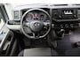 Volkswagen Crafter 35 2.0 TDI L3H1 Highline 2017 | Trekhaak | Parkeersensoren | Elektrische Ramen | Cruise Control | Boekjes | Standkachel | 2 Sleutels | Alarm Klasse 3 | Stuurwiel Bediening