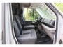 Volkswagen Crafter 35 2.0 TDI L3H1 Highline 2017 | Trekhaak | Parkeersensoren | Elektrische Ramen | Cruise Control | Boekjes | Standkachel | 2 Sleutels | Alarm Klasse 3 | Stuurwiel Bediening