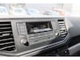 Volkswagen Crafter 35 2.0 TDI L3H1 Highline 2017 | Trekhaak | Parkeersensoren | Elektrische Ramen | Cruise Control | Boekjes | Standkachel | 2 Sleutels | Alarm Klasse 3 | Stuurwiel Bediening