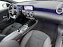 Mercedes-Benz A-klasse 180 Business Solution AMG | Panoramadak | Widescreen | Sfeerverlichting | Achteruitrijcamera | Stoelverwarming |