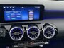 Mercedes-Benz A-klasse 180 Business Solution AMG | Panoramadak | Widescreen | Sfeerverlichting | Achteruitrijcamera | Stoelverwarming |