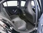 Mercedes-Benz A-klasse 180 Business Solution AMG | Panoramadak | Widescreen | Sfeerverlichting | Achteruitrijcamera | Stoelverwarming |