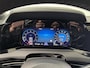 Volkswagen Golf 1.5 eTSI R-Line Business | Navigatie | Achteruitrijcamera | Trekhaak | All-Season Banden | Adaptive Cruise Control | Stoelverwarming |